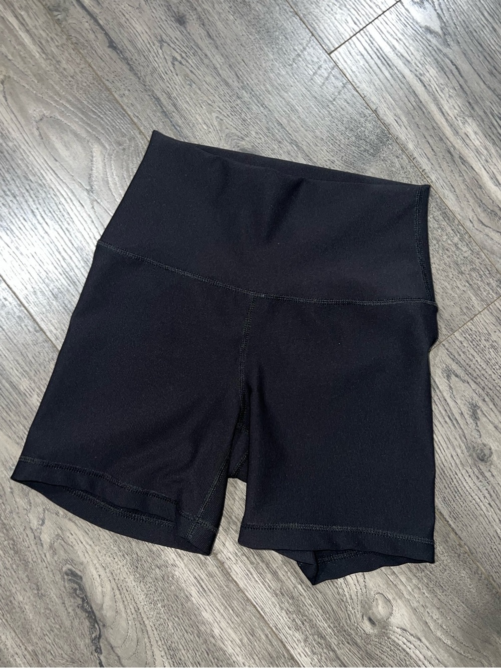 90 Degree by Reflex Black Ribbed Everyday 5” High Waisted Shorts | size S